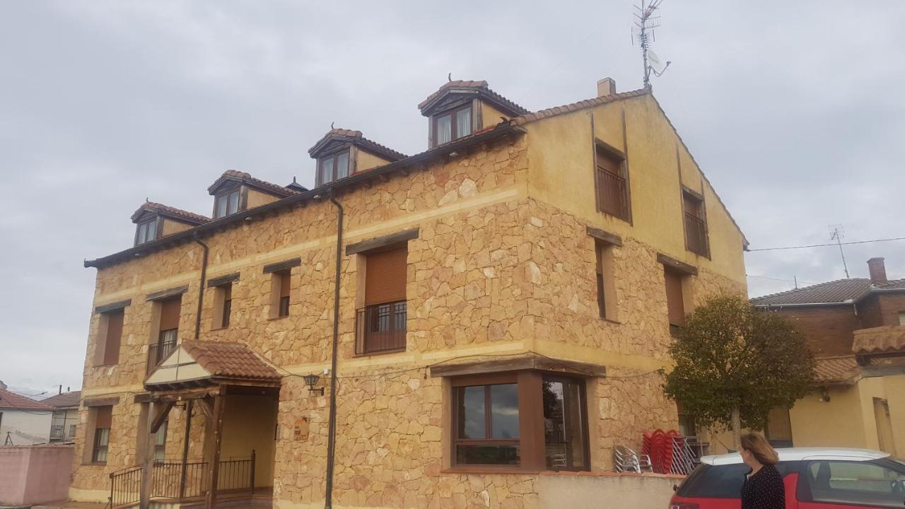 Puerta Al Duraton Bed & Breakfast Sebulcor Exterior photo