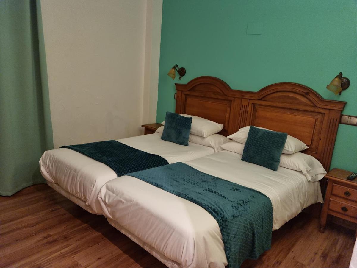 Puerta Al Duraton Bed & Breakfast Sebulcor Exterior photo
